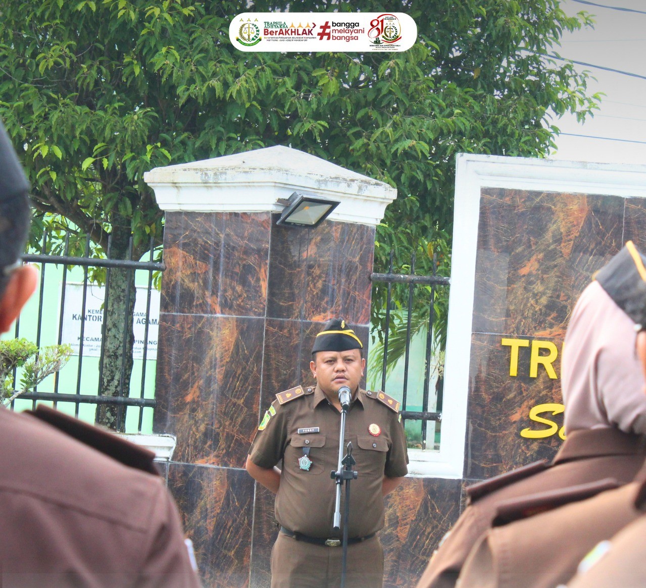 Kejaksaan Negeri Labuhanbatu Selatan melaksanakan Apel Pagi yang bertempat di Halaman Kantor Kejaksaan Negeri Labuhanbatu Selatan.