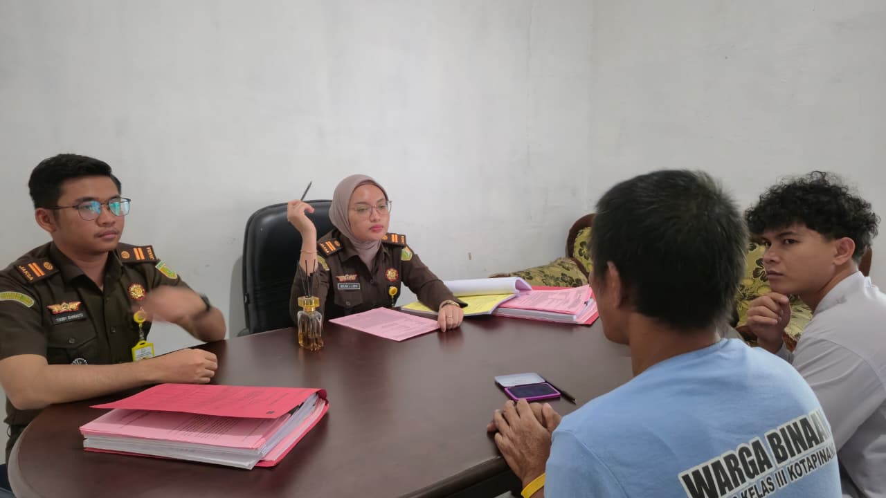 Penyerahan Para Tersangka dan Barang Bukti (Tahap II) Tindak Pidana Umum oleh Penyidik Polres Labuhanbatu Selatan kepada Jaksa Penuntut Umum pada Kejaksaan Negeri Labuhanbatu Selatan