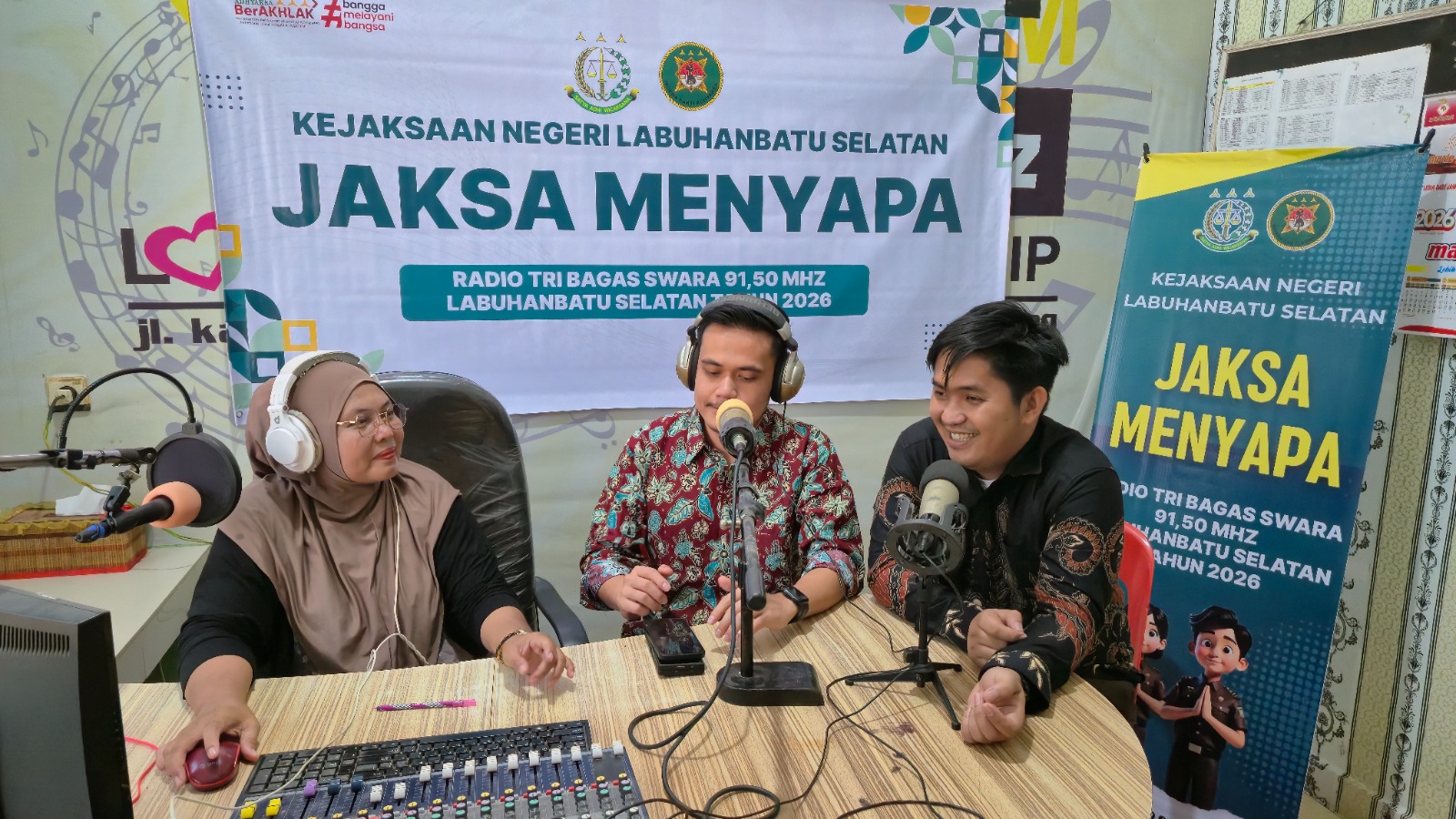 Penyuluhan Hukum Kejari Labuhanbatu Selatan Program Jaksa Menyapa melalui Radio Tri Bagas Swara 91,50MHZ
