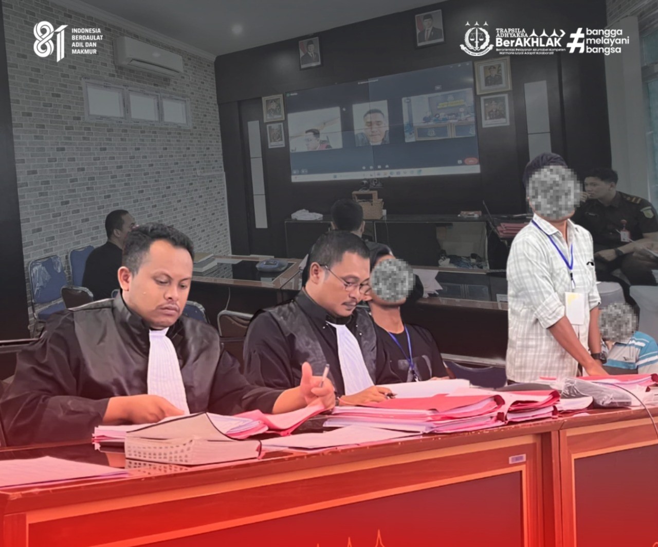 Sidang Tindak Pidana Umum pada Kejaksaan Negeri Labuhanbatu Selatan secara daring (online)