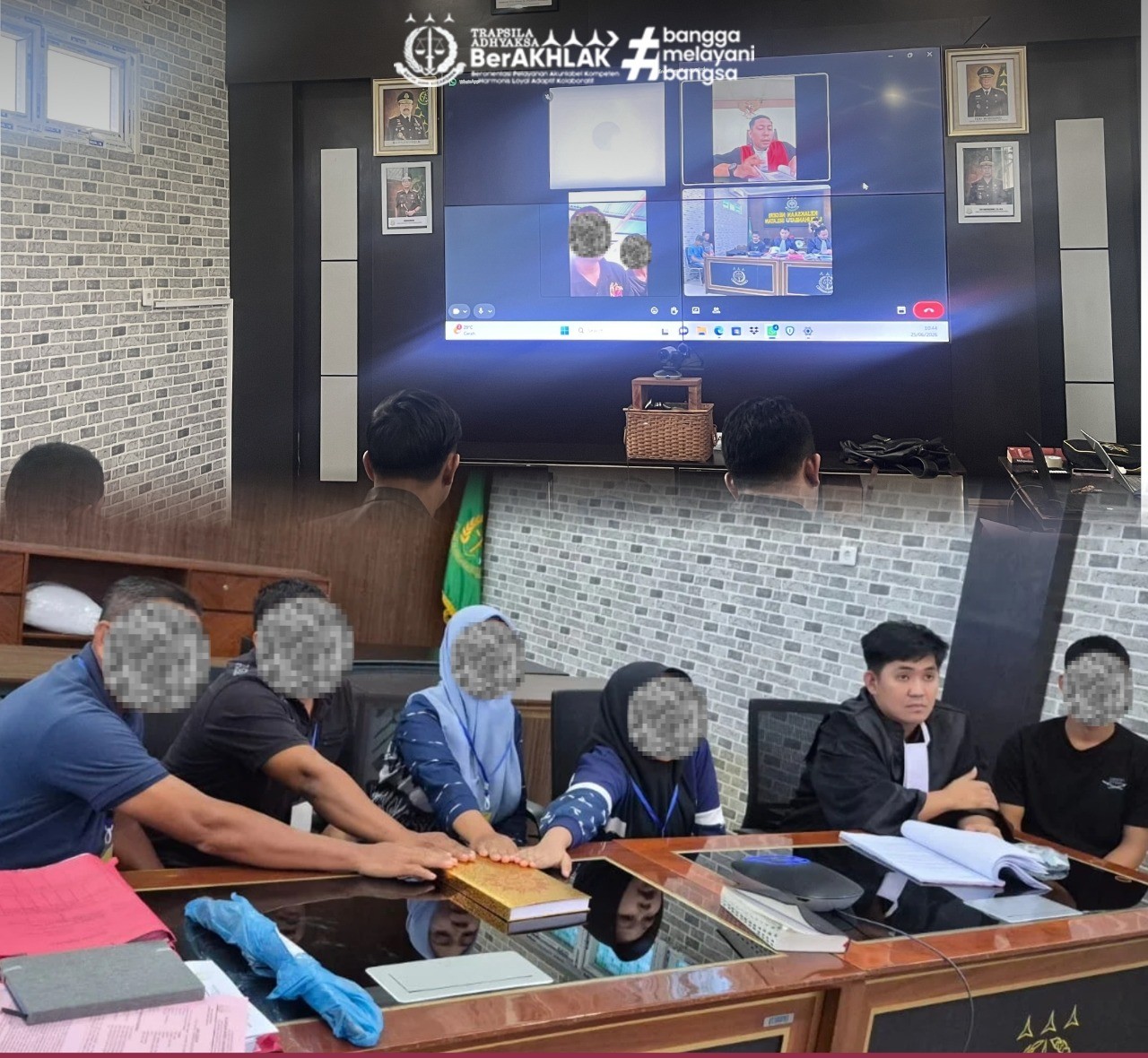 Sidang Tindak Pidana Umum pada Kejaksaan Negeri Labuhanbatu Selatan secara daring (online) yang bertempat di Ruang Video Conference Kejaksaan Negeri Labuhanbatu Selatan